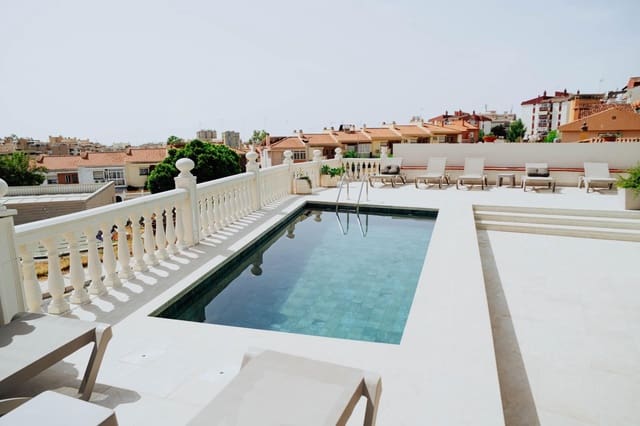 5 soveværelse Villa til salg i Carlinda, Málaga by med swimmingpool - € 649.000 (Ref: 10142676)