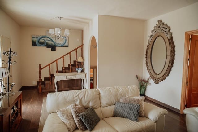 5 soveværelse Villa til salg i Carlinda, Málaga by med swimmingpool - € 649.000 (Ref: 10142676)