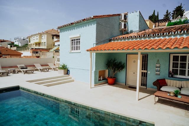 5 soveværelse Villa til salg i Carlinda, Málaga by med swimmingpool - € 649.000 (Ref: 10142676)