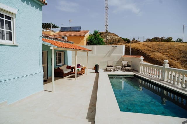 5 soveværelse Villa til salg i Carlinda, Málaga by med swimmingpool - € 599.000 (Ref: 10142676)
