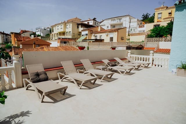 5 soveværelse Villa til salg i Carlinda, Málaga by med swimmingpool - € 599.000 (Ref: 10142676)