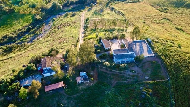 6 sypialnia Finka/Dom wiejski na sprzedaż w Alora z basenem - 440 000 € (Ref: 10168509)
