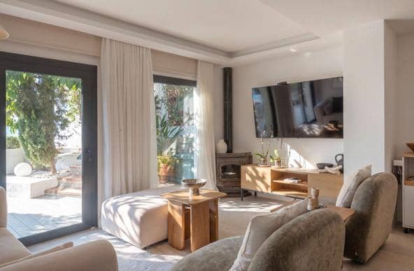Pareado de 4 habitaciones en Los Pacos, Fuengirola en venta con piscina - 795.000 € (Ref: 10174022)
