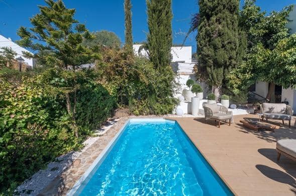 Pareado de 4 habitaciones en Fuengirola en venta con piscina - 795.000 € (Ref: 10174022)