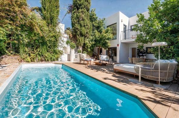 Pareado de 4 habitaciones en Fuengirola en venta con piscina - 795.000 € (Ref: 10174022)