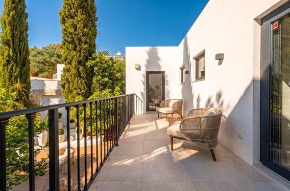 Pareado de 4 habitaciones en Fuengirola en venta con piscina - 795.000 € (Ref: 10174022)