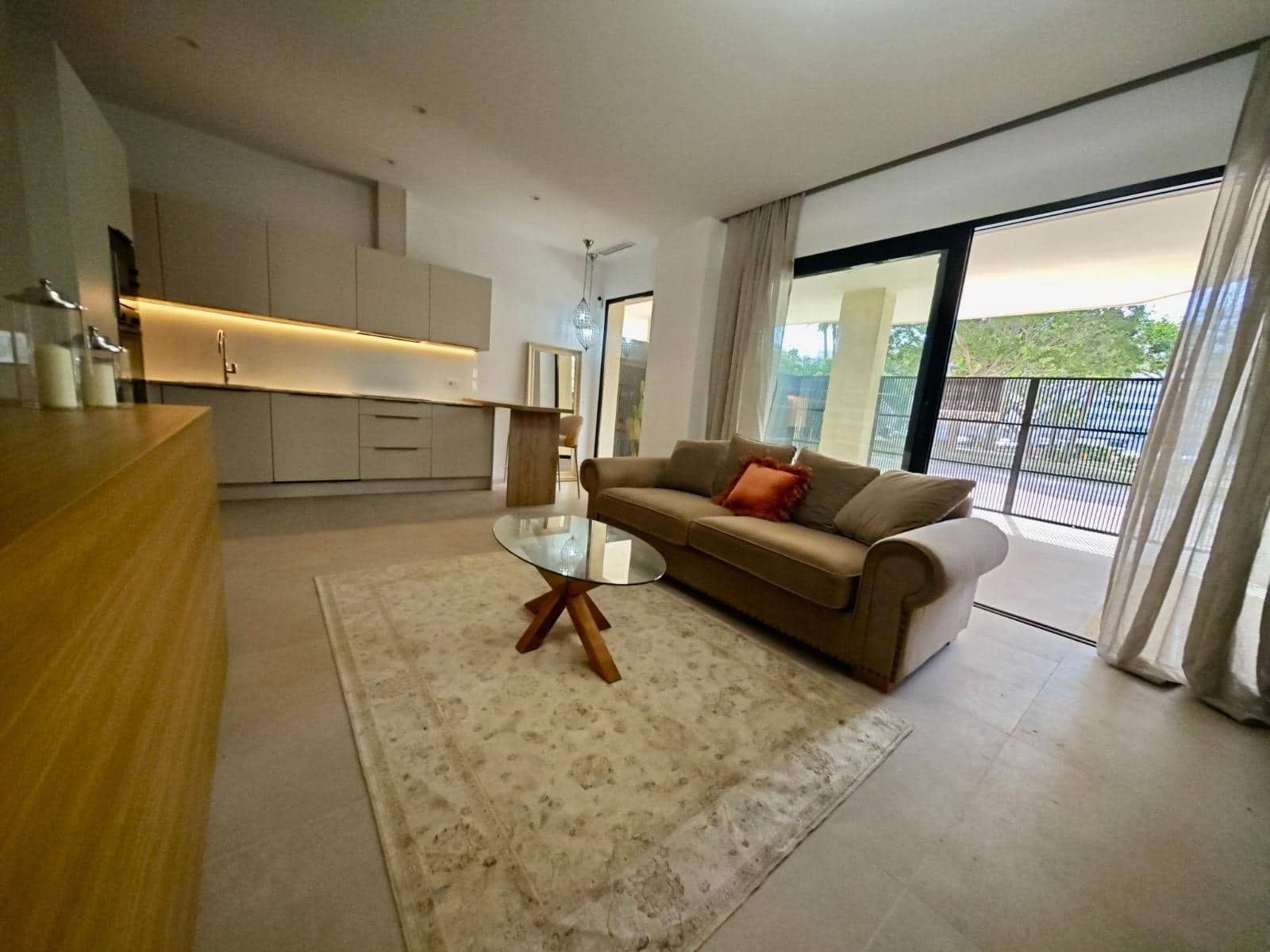 2 bedroom Beach Apartment for sale in Fuengirola - € 425,000 (Ref: 10174023)