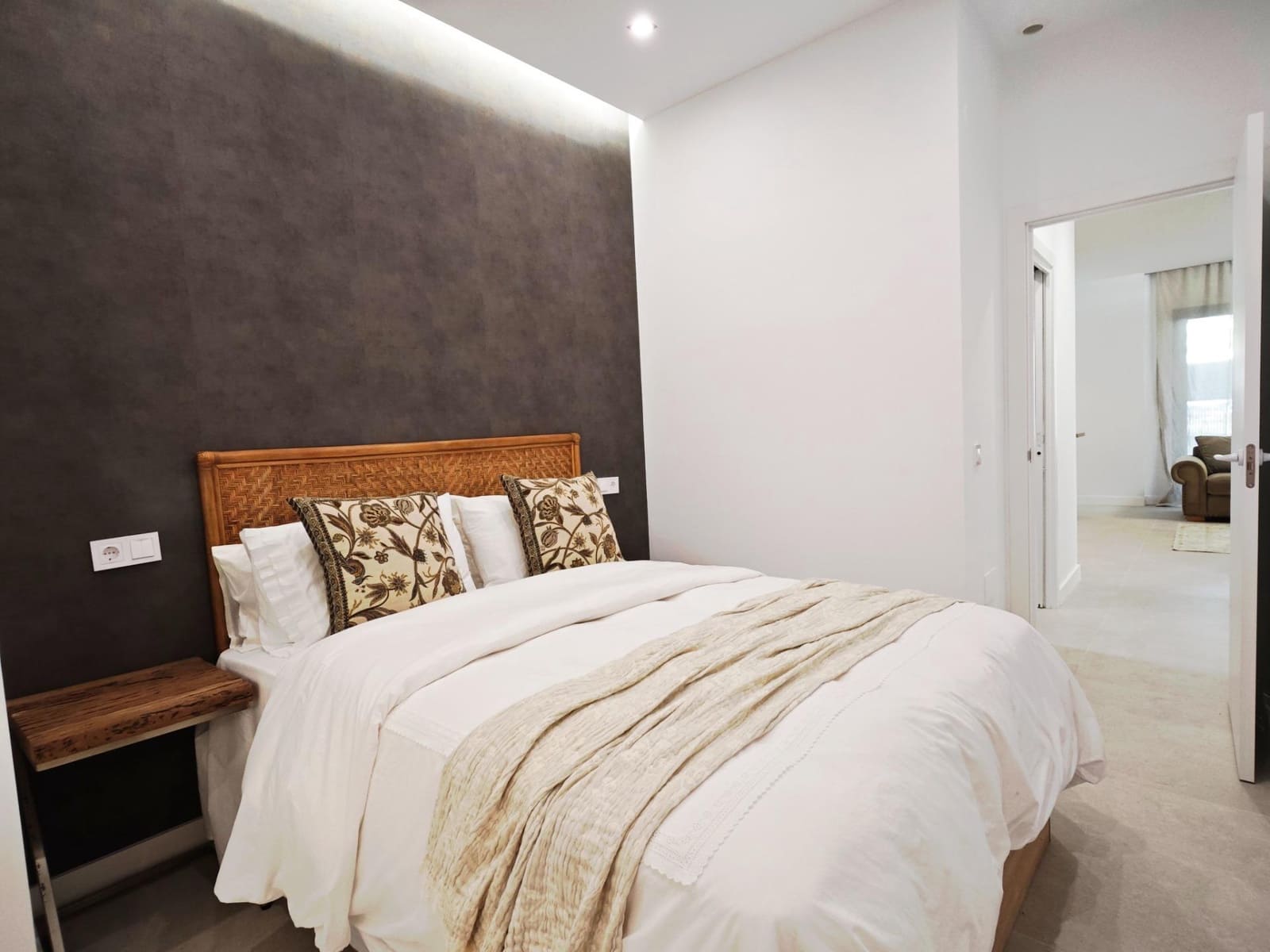 2 bedroom Beach Apartment for sale in Fuengirola - € 425,000 (Ref: 10174023)