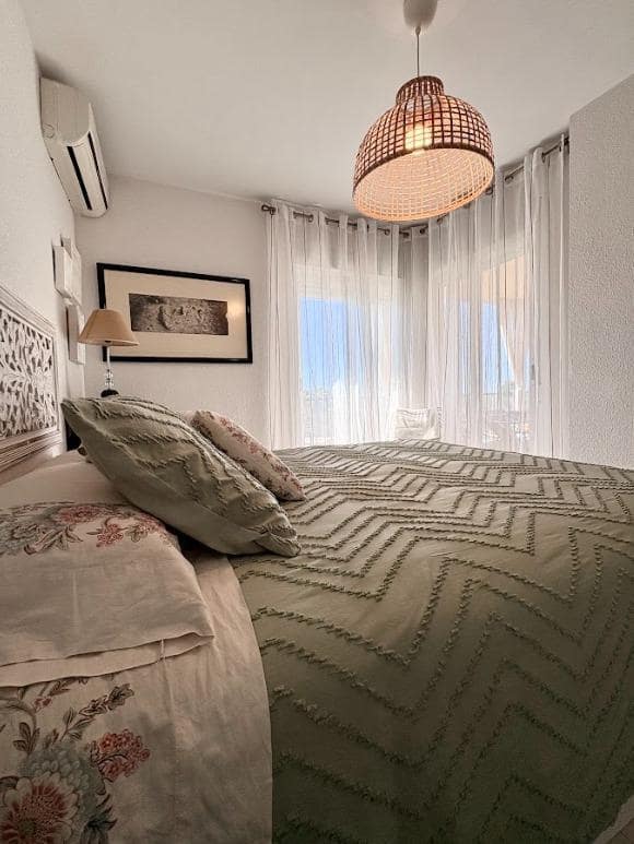 2 soverom Leilighet til salgs i Riviera del Sol med svømmebasseng garasje - € 339 000 (Ref: 10174657)
