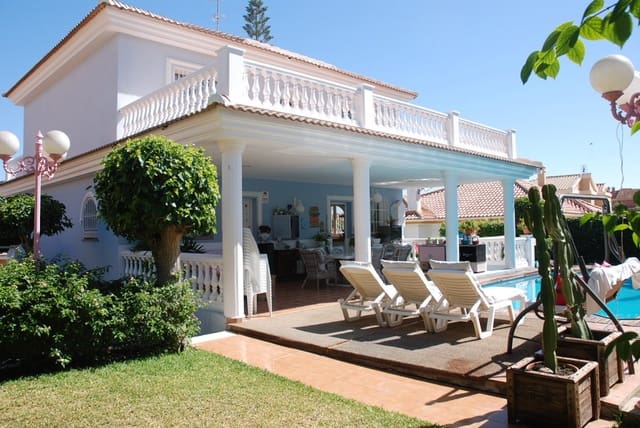 6 Zimmer Villa zu vermieten in Alhaurín de la Torre mit Pool Garage - 3.400 € (Ref: 6931822)