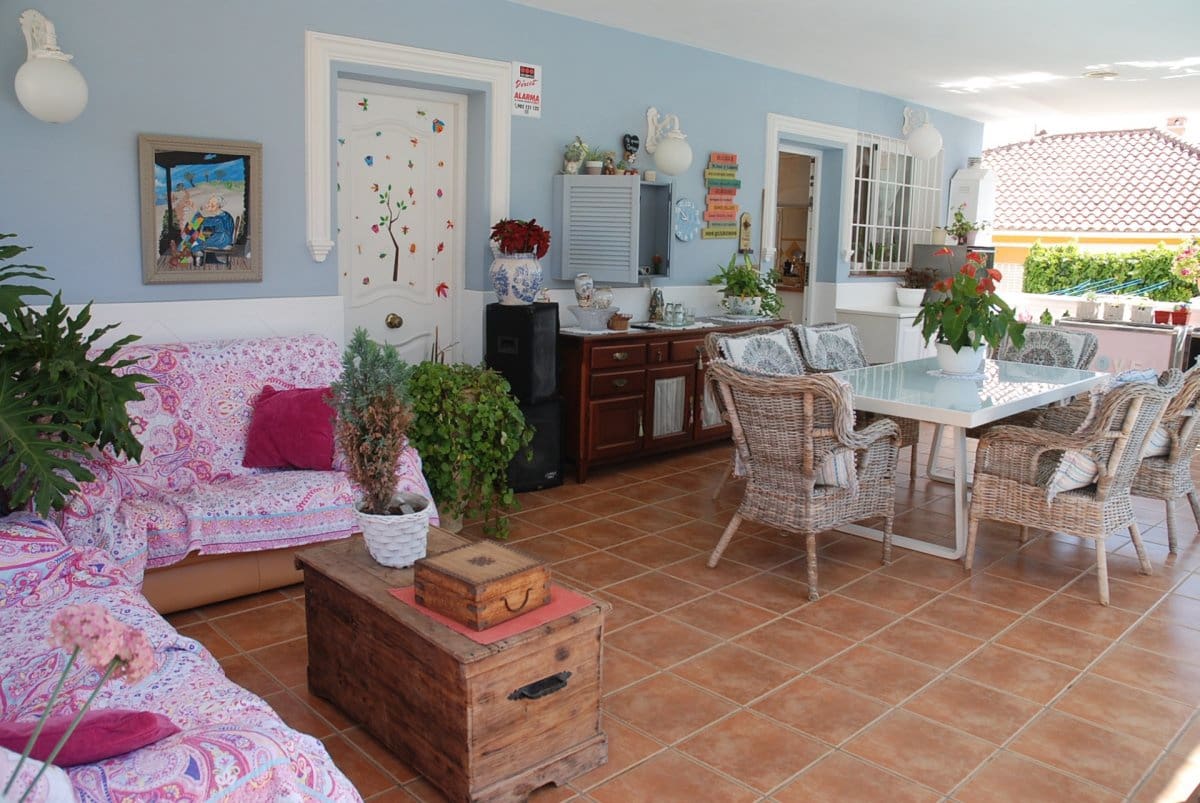 6 Zimmer Villa zu vermieten in Alhaurin de la Torre mit Pool Garage - 3.400 € (Ref: 6931822)
