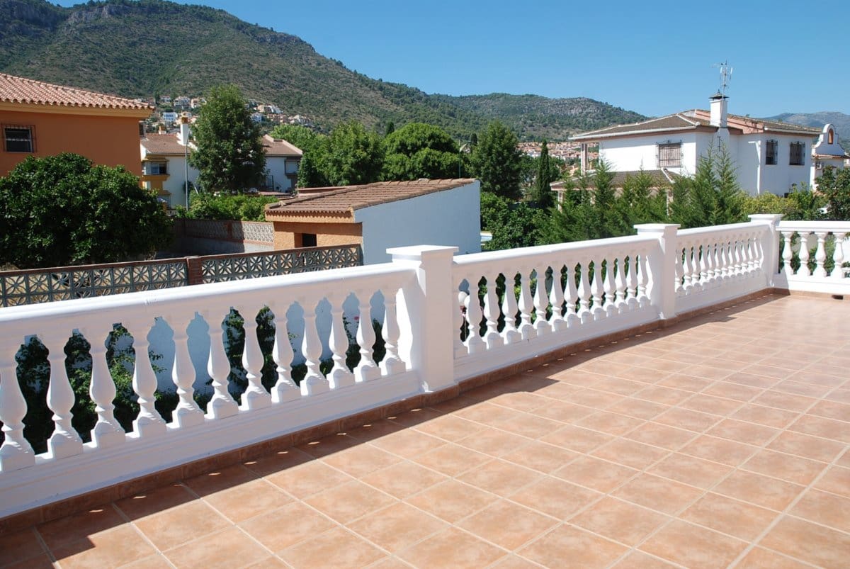 6 Zimmer Villa zu vermieten in Alhaurin de la Torre mit Pool Garage - 3.400 € (Ref: 6931822)