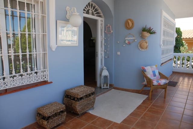 6 Zimmer Villa zu vermieten in Alhaurín de la Torre mit Pool Garage - 3.400 € (Ref: 6931822)
