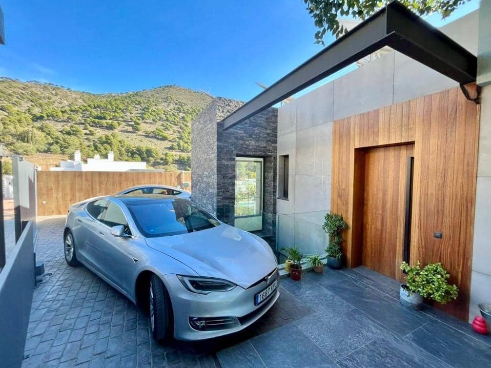 5 bedroom Villa for sale in Mijas with pool - € 1,600,000 (Ref: 8568478)