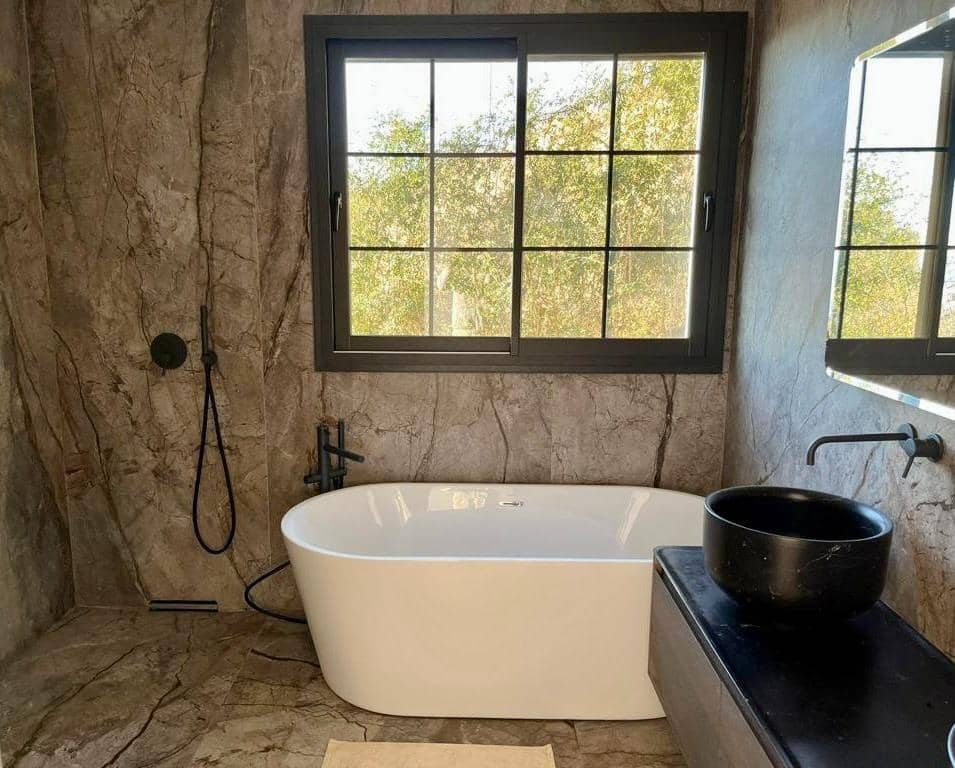 5 bedroom Villa for sale in Mijas with pool - € 1,600,000 (Ref: 8568478)