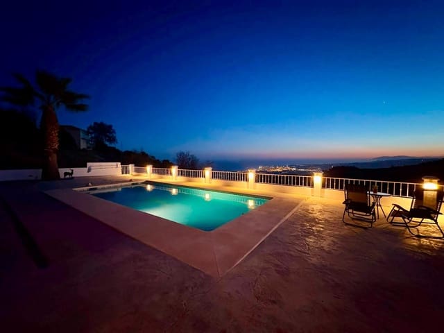 3 soveværelse Villa til salg i Arenas med swimmingpool garage - € 468.000 (Ref: 8813341)