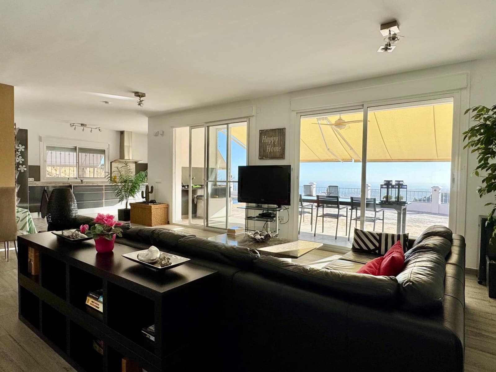 3 soveværelse Villa til salg i Arenas med swimmingpool garage - € 468.000 (Ref: 8813341)