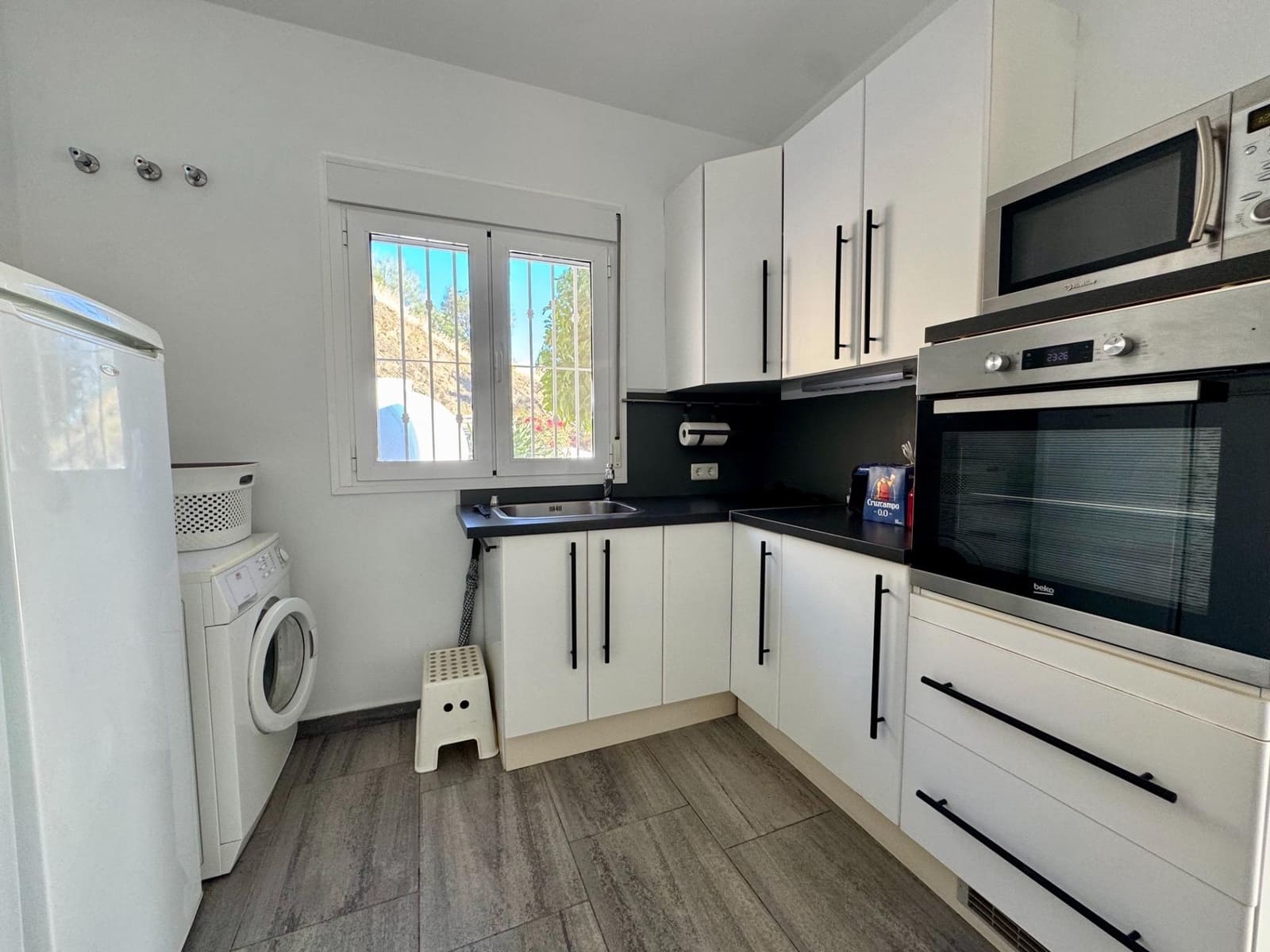 3 soveværelse Villa til salg i Arenas med swimmingpool garage - € 468.000 (Ref: 8813341)