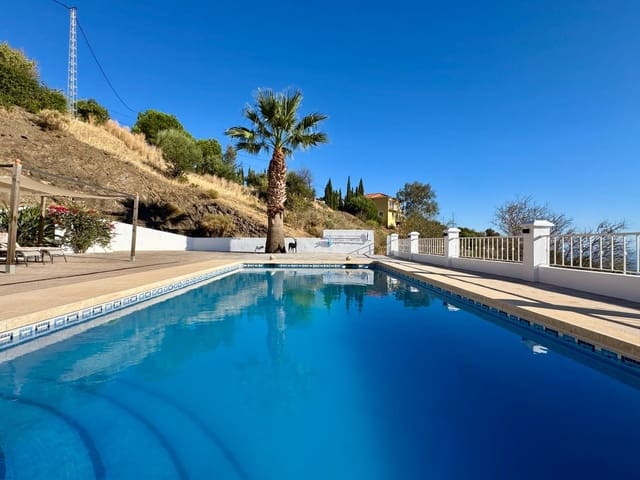 3 soveværelse Villa til salg i Arenas med swimmingpool garage - € 468.000 (Ref: 8813341)