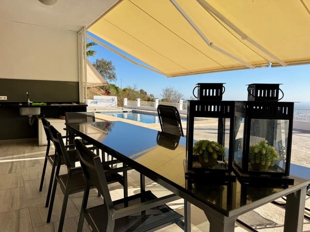 3 soveværelse Villa til salg i Arenas med swimmingpool garage - € 468.000 (Ref: 8813341)