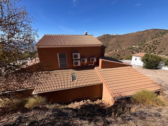 3 slaapkamer Villa te koop in Arenas met zwembad garage - € 448.000 (Ref: 8813341)