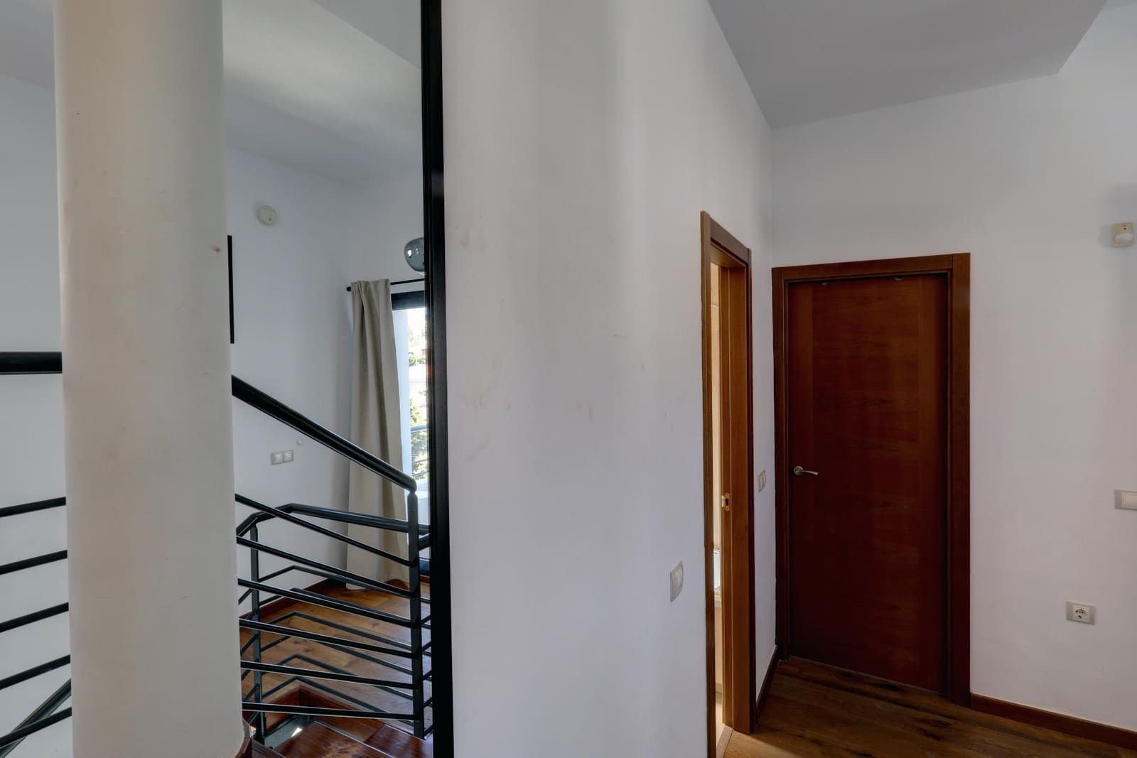 5 soveværelse Villa til salg i Benalmadena Costa med swimmingpool - € 899.000 (Ref: 8992394)