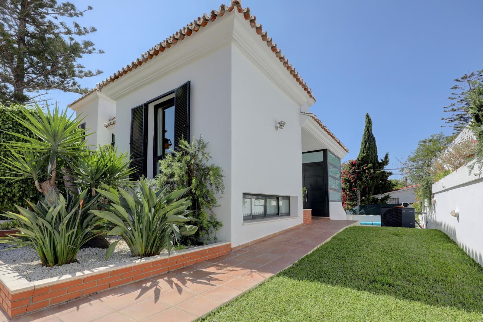 5 soveværelse Villa til salg i Benalmadena Costa med swimmingpool - € 899.000 (Ref: 8992394)