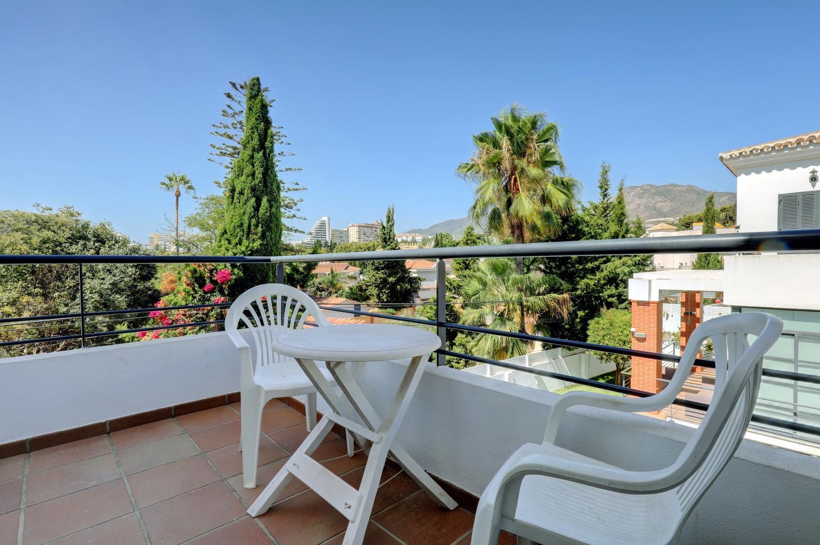 5 soveværelse Villa til salg i Benalmadena Costa med swimmingpool - € 899.000 (Ref: 8992394)