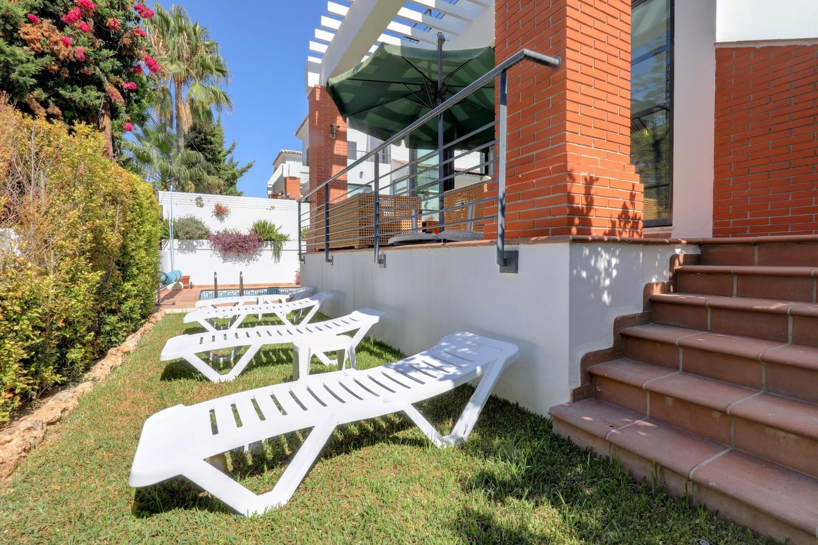 5 soveværelse Villa til salg i Benalmadena Costa med swimmingpool - € 899.000 (Ref: 8992394)