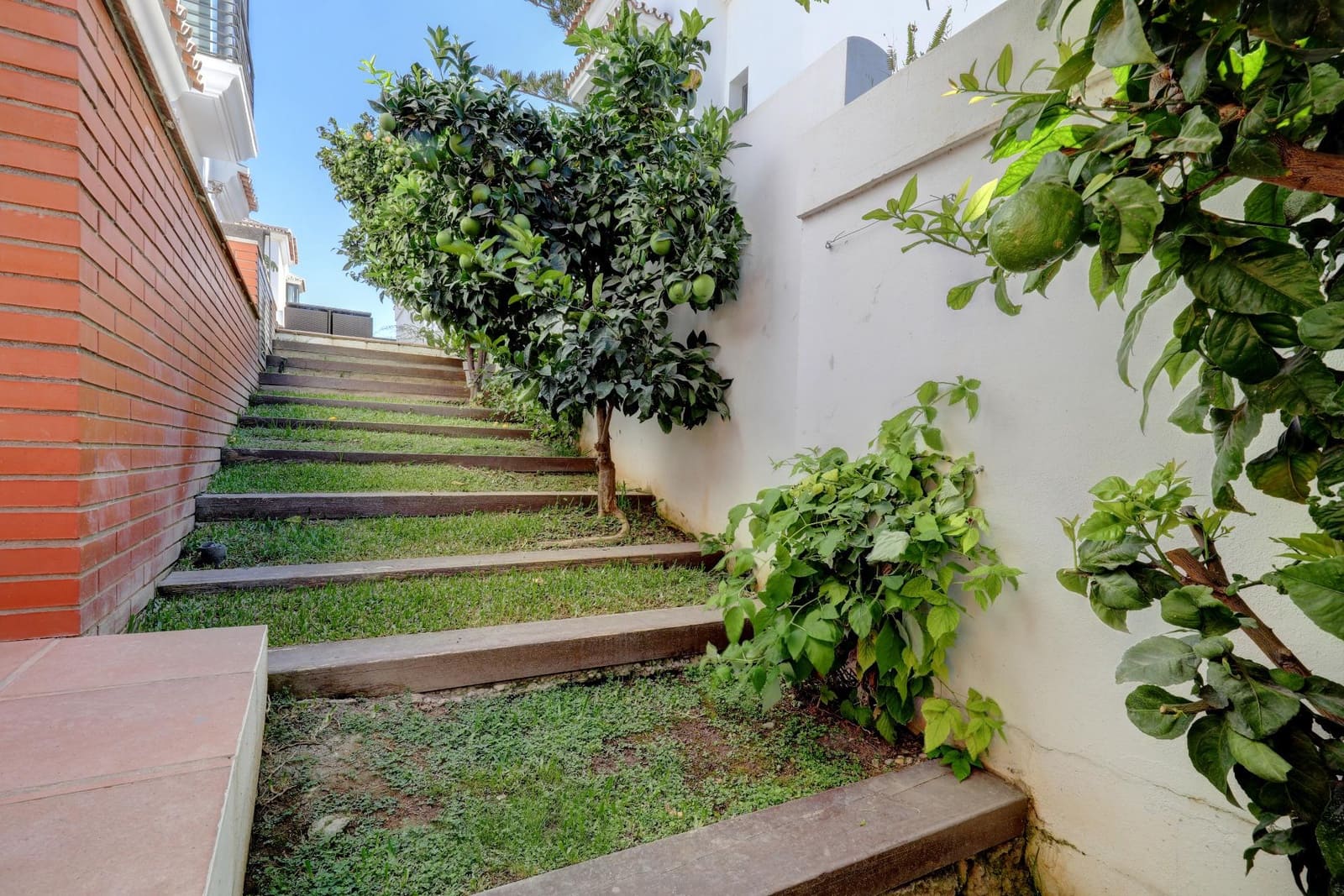 5 soveværelse Villa til salg i Benalmadena Costa med swimmingpool - € 899.000 (Ref: 8992394)