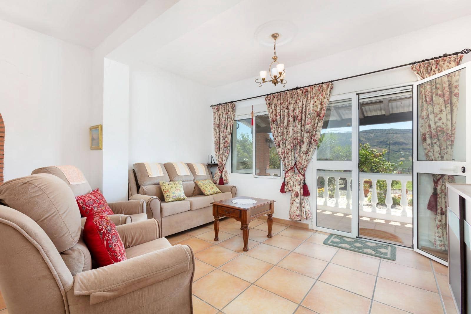 4 soveværelse Finca/Landehus til salg i Pizarra med swimmingpool - € 450.000 (Ref: 9051058)