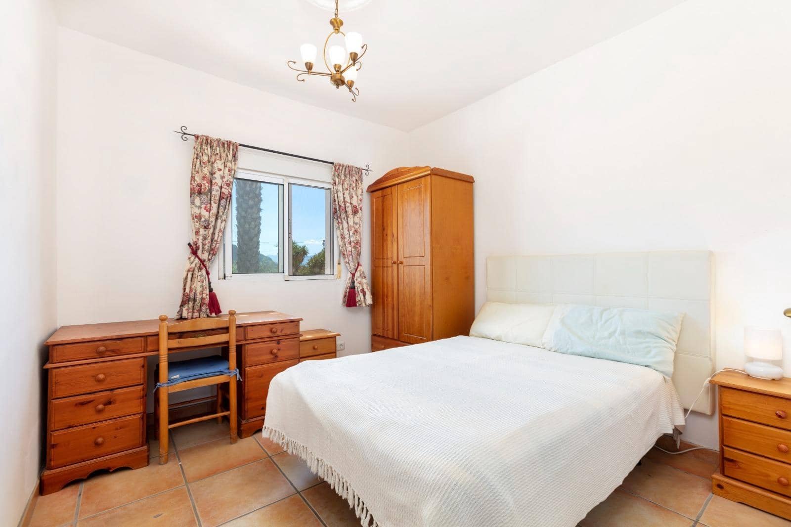 4 soveværelse Finca/Landehus til salg i Pizarra med swimmingpool - € 450.000 (Ref: 9051058)