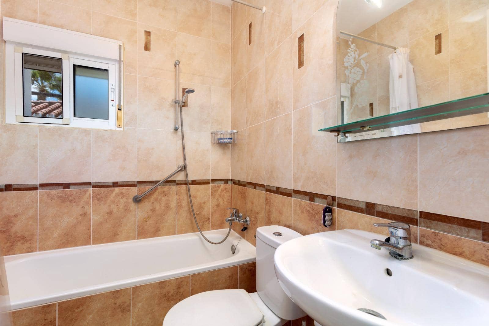 4 soveværelse Finca/Landehus til salg i Pizarra med swimmingpool - € 450.000 (Ref: 9051058)