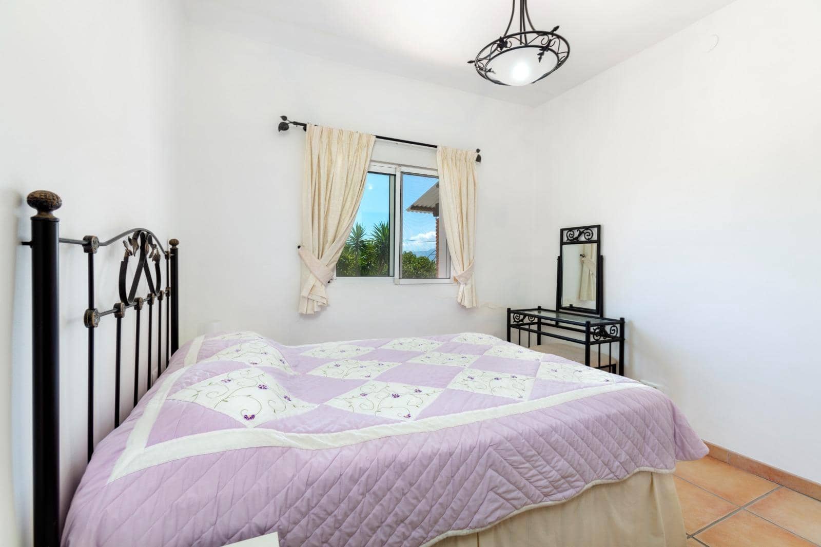 4 soveværelse Finca/Landehus til salg i Pizarra med swimmingpool - € 450.000 (Ref: 9051058)