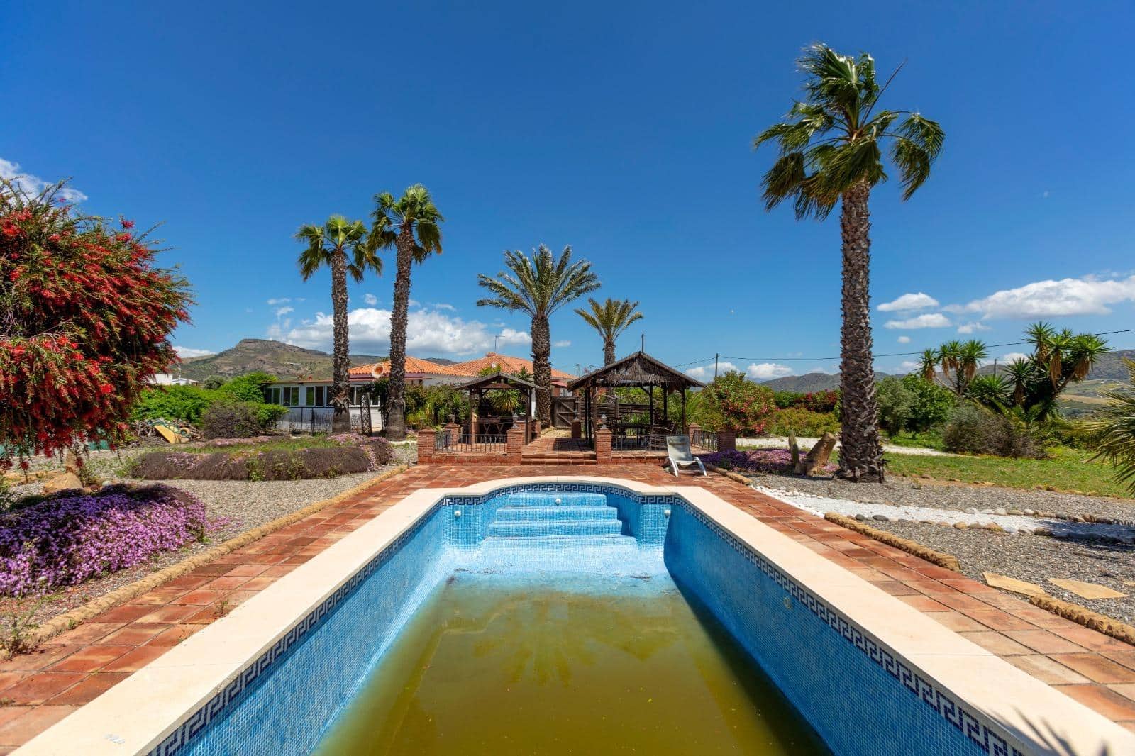 4 soveværelse Finca/Landehus til salg i Pizarra med swimmingpool - € 450.000 (Ref: 9051058)