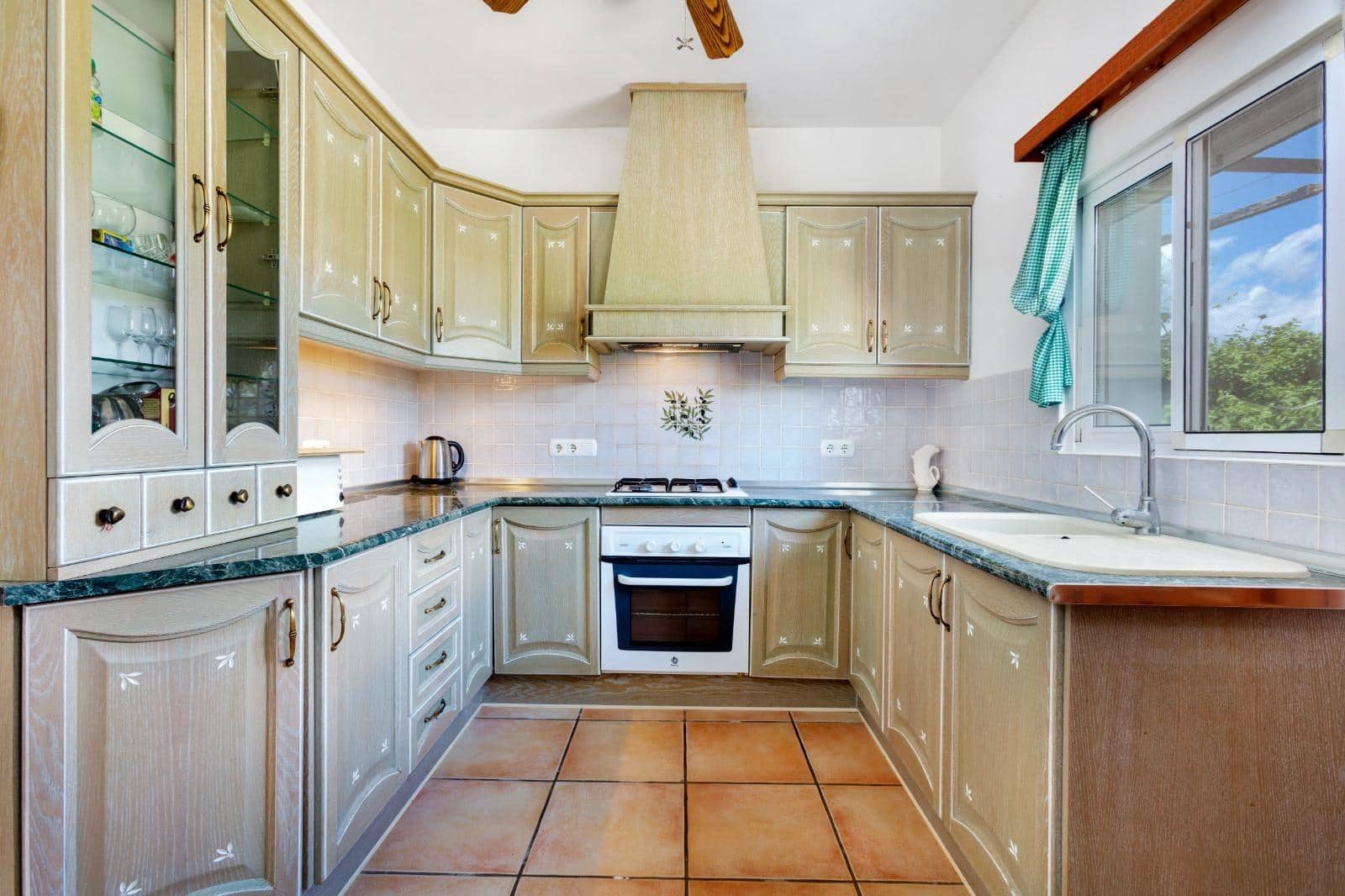 4 soveværelse Finca/Landehus til salg i Pizarra med swimmingpool - € 450.000 (Ref: 9051058)