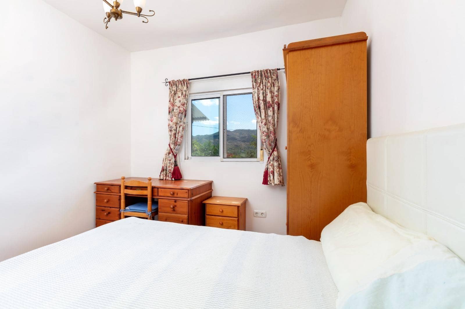 4 soveværelse Finca/Landehus til salg i Pizarra med swimmingpool - € 450.000 (Ref: 9051058)