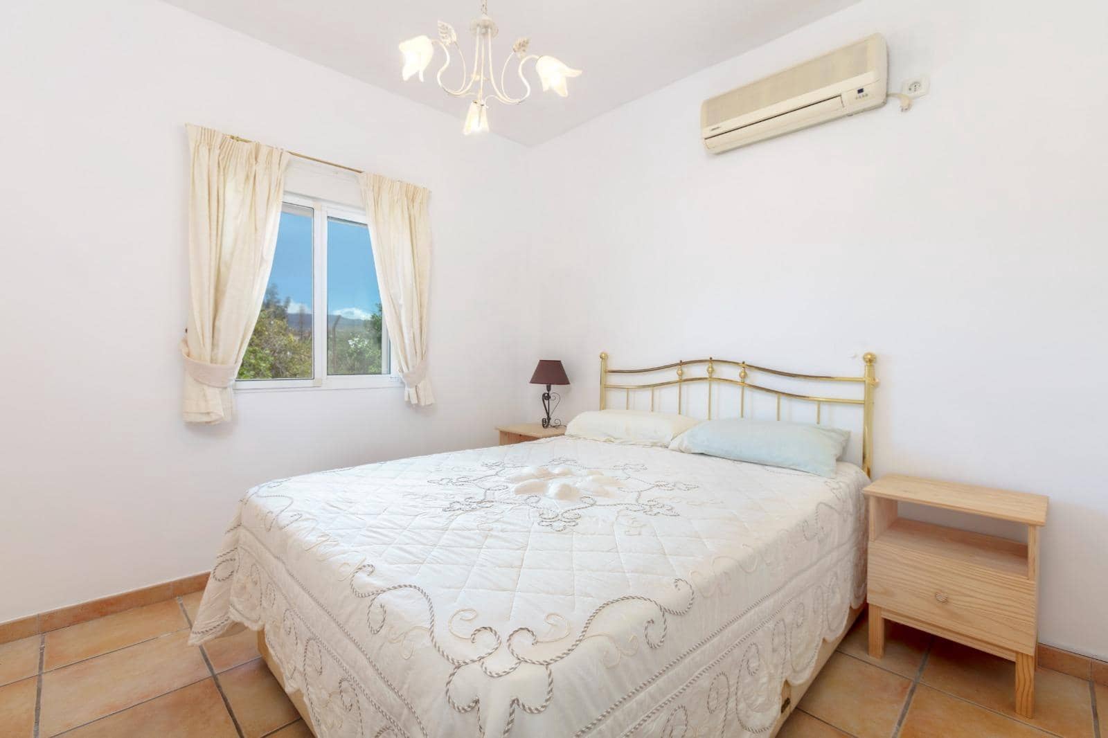 4 soveværelse Finca/Landehus til salg i Pizarra med swimmingpool - € 450.000 (Ref: 9051058)