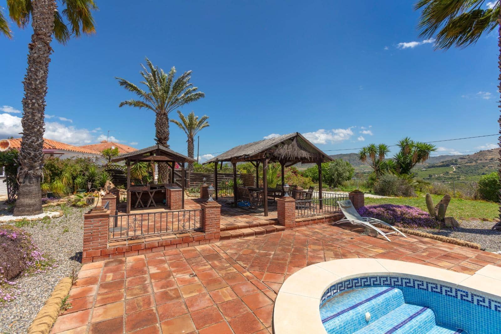 4 soveværelse Finca/Landehus til salg i Pizarra med swimmingpool - € 450.000 (Ref: 9051058)