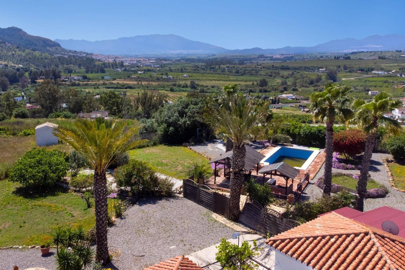 4 soveværelse Finca/Landehus til salg i Pizarra med swimmingpool - € 450.000 (Ref: 9051058)