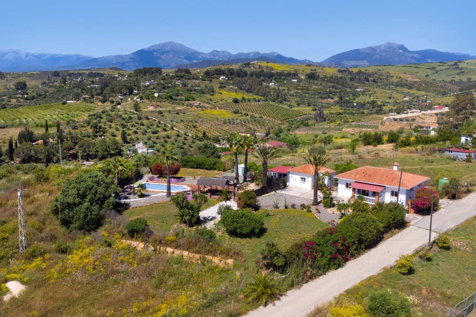 4 soveværelse Finca/Landehus til salg i Pizarra med swimmingpool - € 450.000 (Ref: 9051058)