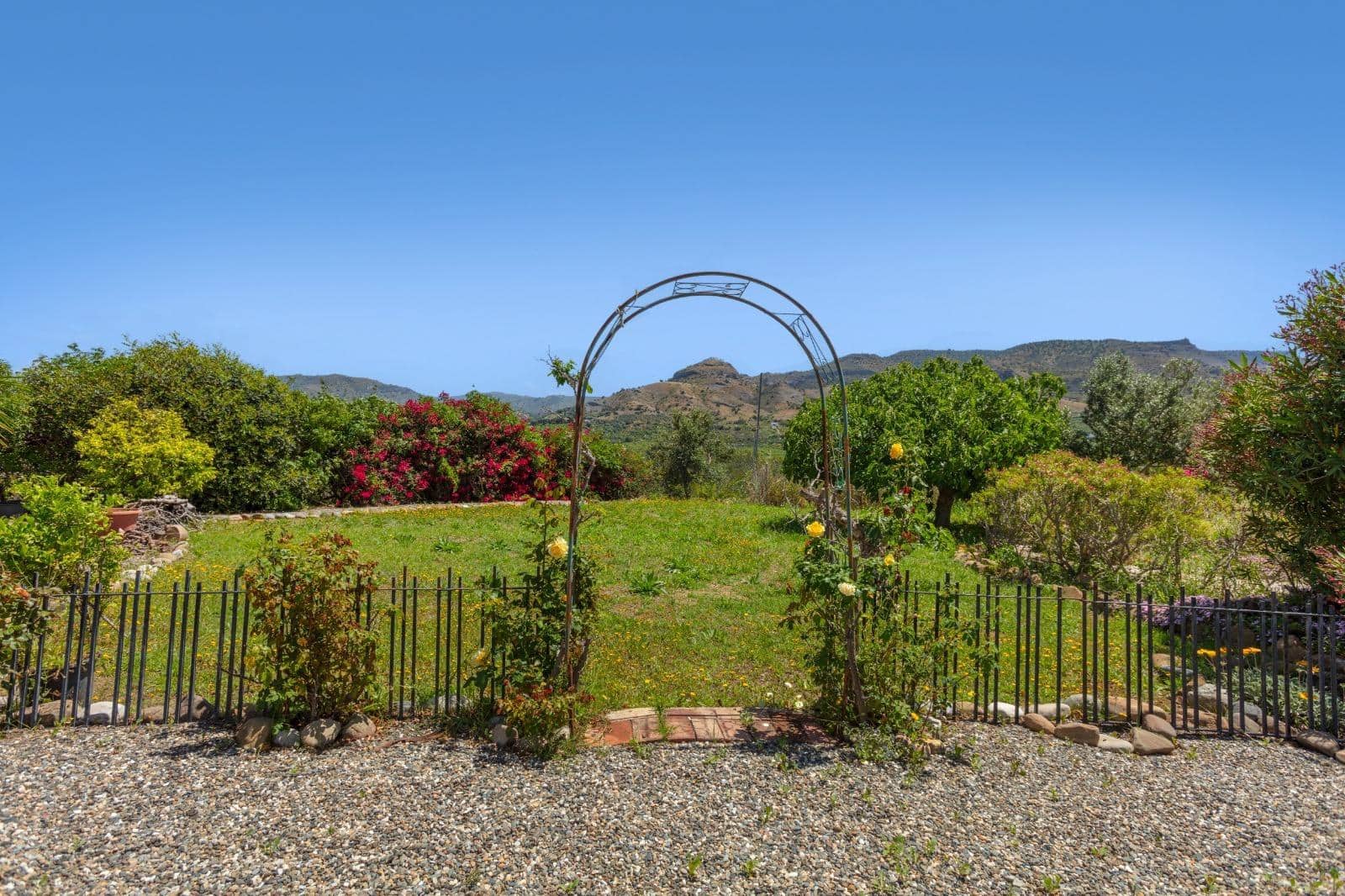 4 soveværelse Finca/Landehus til salg i Pizarra med swimmingpool - € 450.000 (Ref: 9051058)