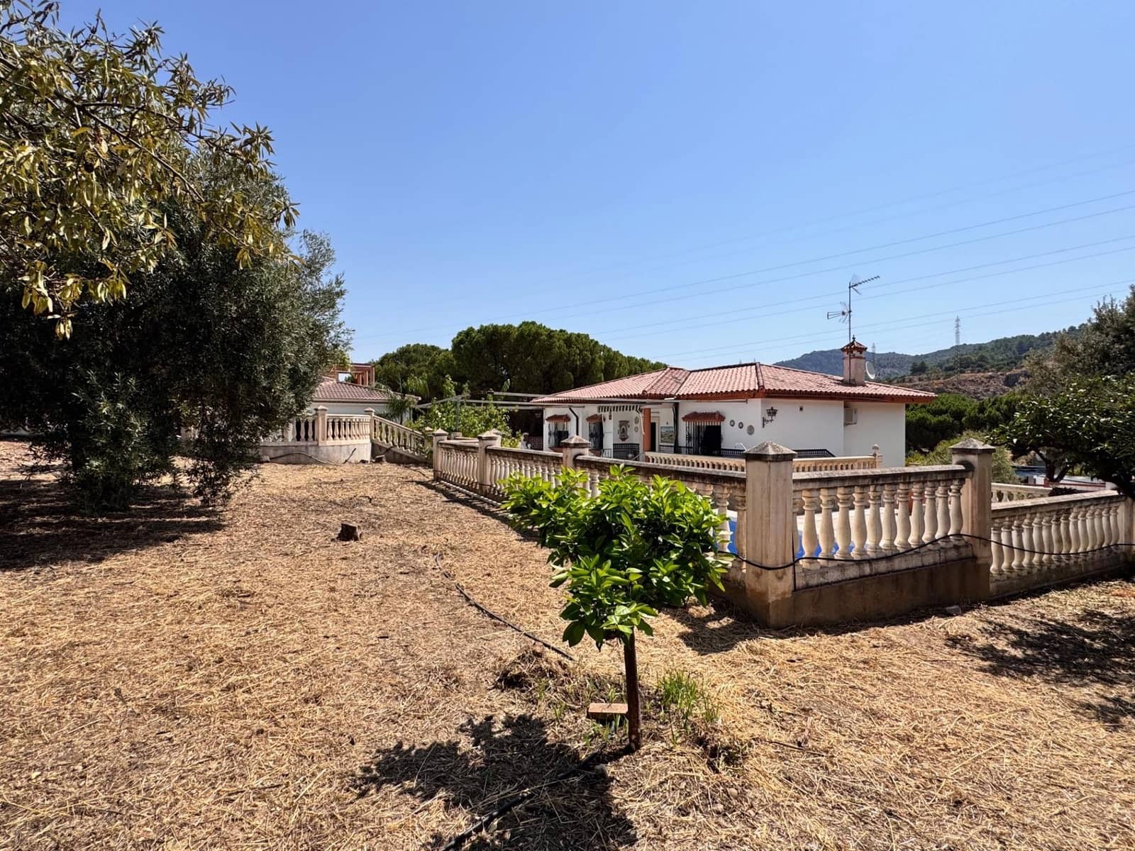 6 sypialnia Willa na sprzedaż w Pinos de Alhaurin z basenem garażem - 569 000 € (Ref: 9159472)