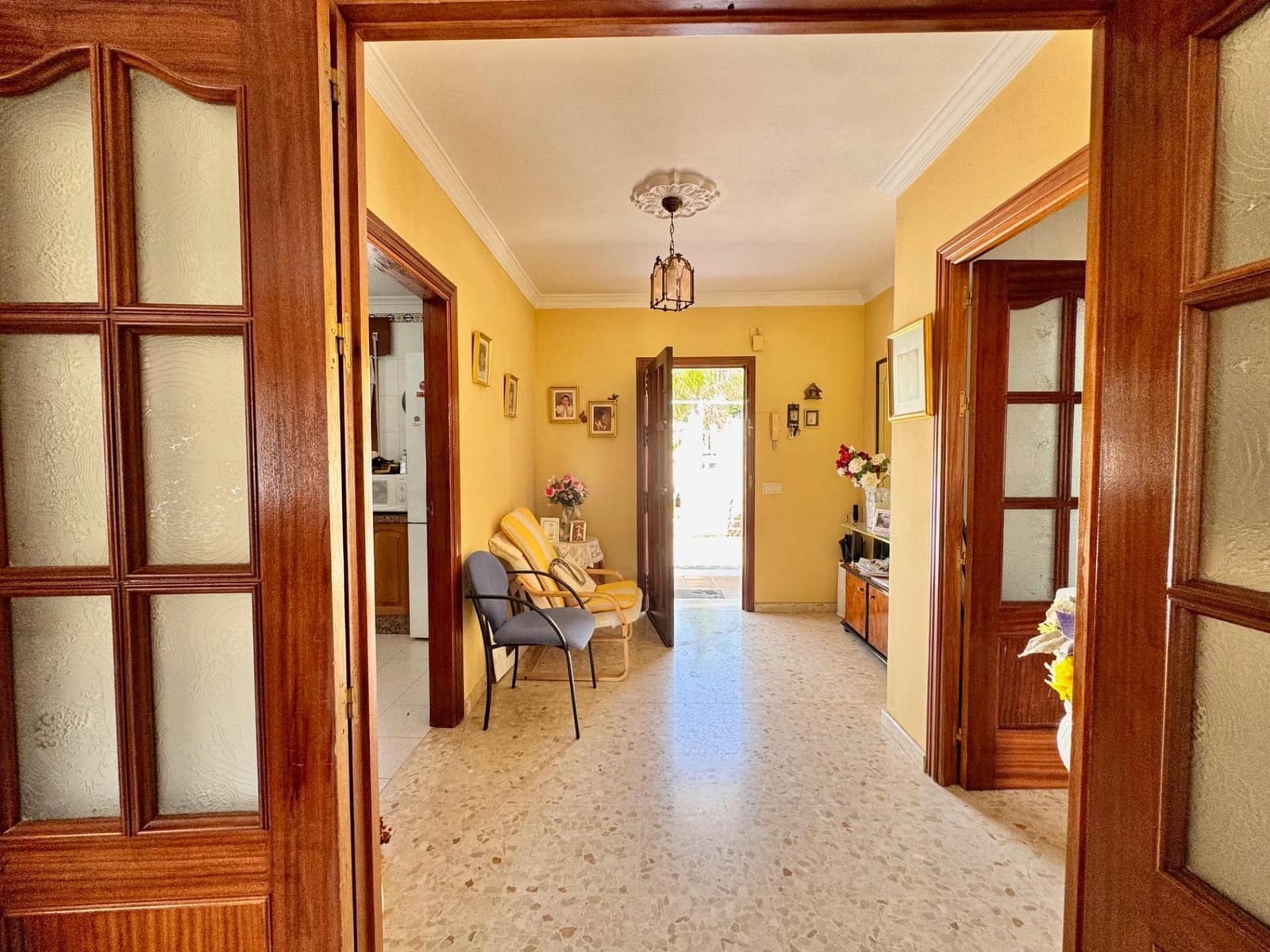 6 sypialnia Willa na sprzedaż w Pinos de Alhaurin z basenem garażem - 569 000 € (Ref: 9159472)