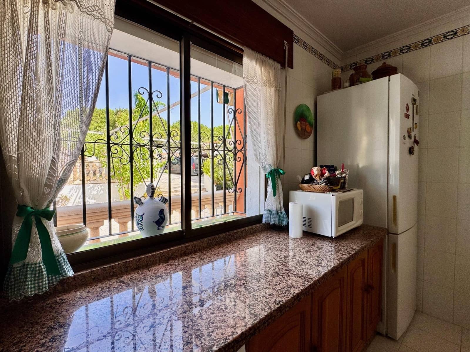 6 sypialnia Willa na sprzedaż w Pinos de Alhaurin z basenem garażem - 569 000 € (Ref: 9159472)