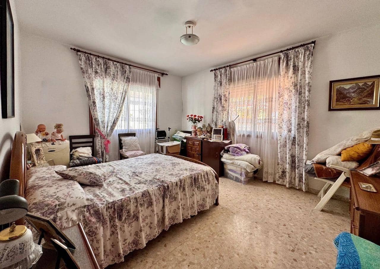 6 sypialnia Willa na sprzedaż w Pinos de Alhaurin z basenem garażem - 569 000 € (Ref: 9159472)