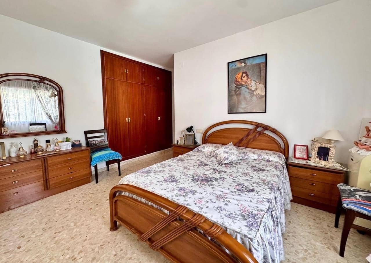 6 sypialnia Willa na sprzedaż w Pinos de Alhaurin z basenem garażem - 569 000 € (Ref: 9159472)