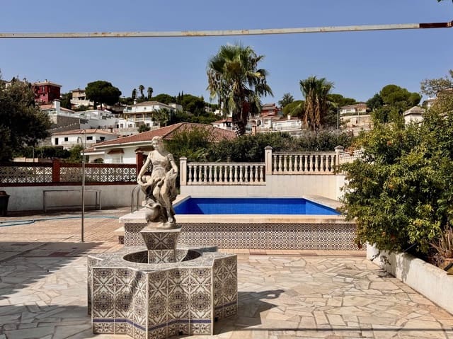 6 soveværelse Villa til salg i Pinos de Alhaurin, Alhaurín de la Torre med swimmingpool garage - € 569.000 (Ref: 9159472)