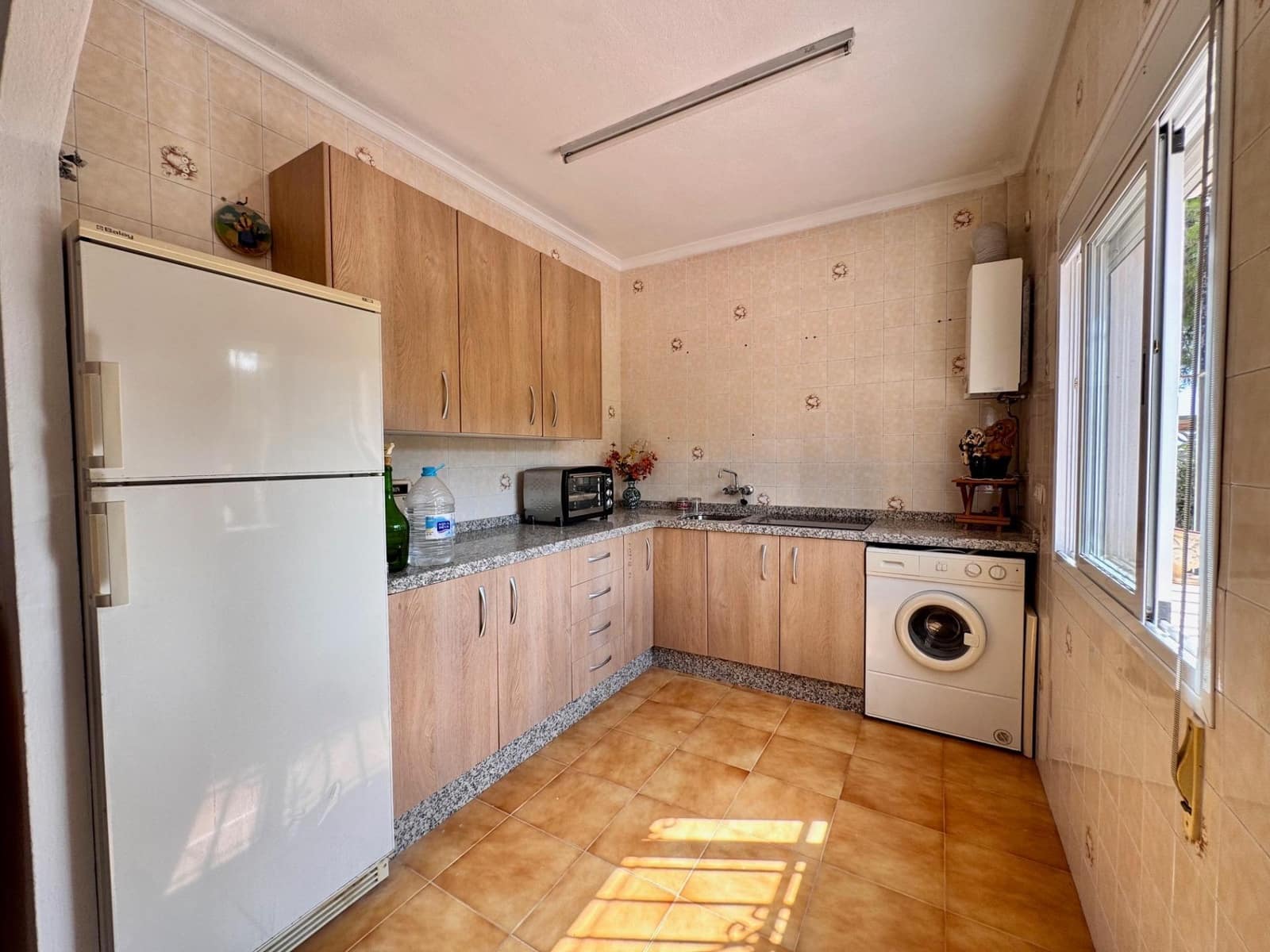 6 sypialnia Willa na sprzedaż w Pinos de Alhaurin z basenem garażem - 569 000 € (Ref: 9159472)