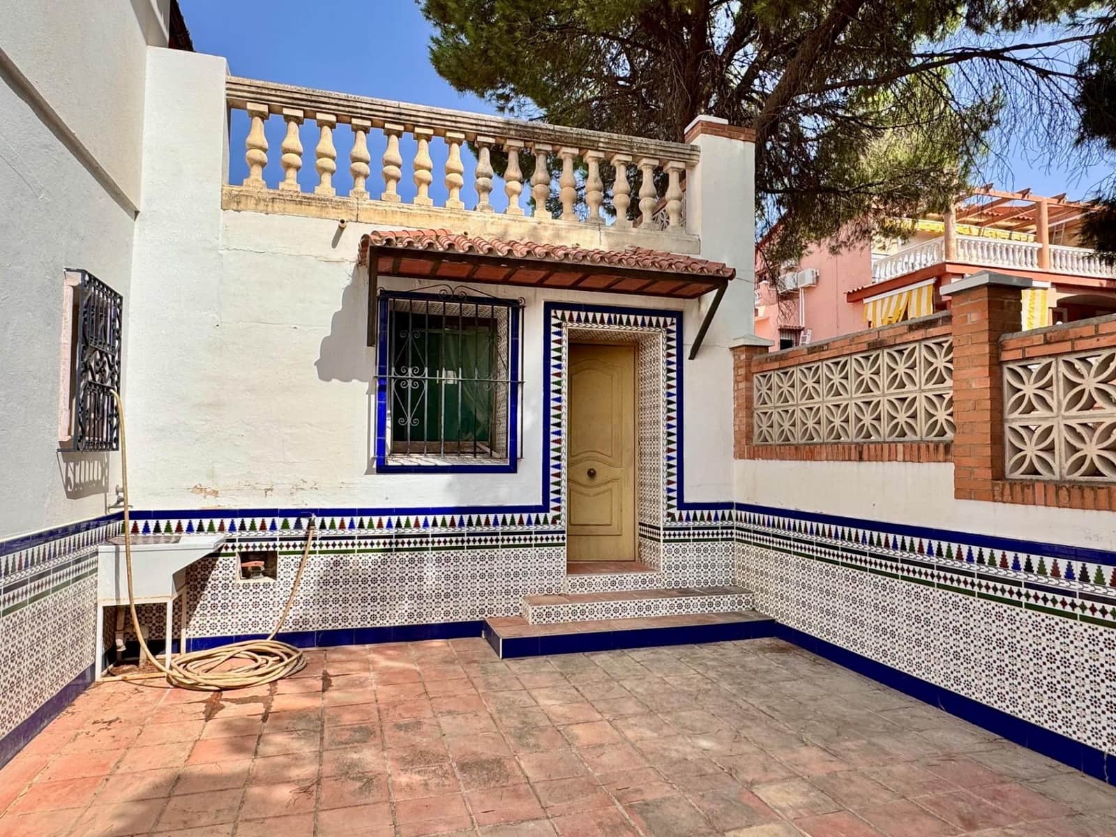 6 sypialnia Willa na sprzedaż w Pinos de Alhaurin z basenem garażem - 569 000 € (Ref: 9159472)